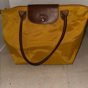 Mustard Yellow Longchamp Medium le pliage